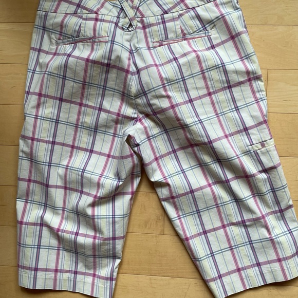 Dockers Golf Shorts - Picture 5 of 9